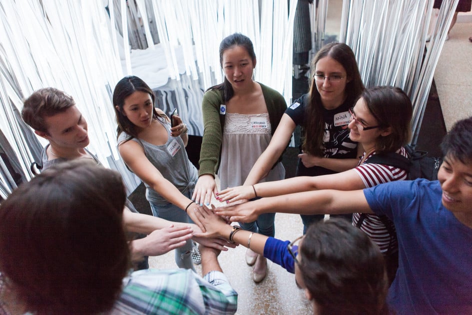 Facebook Collaborative Bonding for Employee Retention